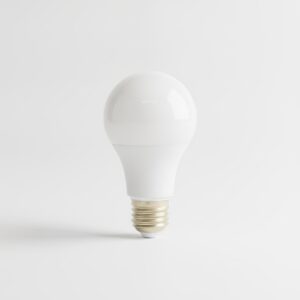 Ampoule connectée E27 couleur et blanc réglable, vu de trois quarts sur fond neutre